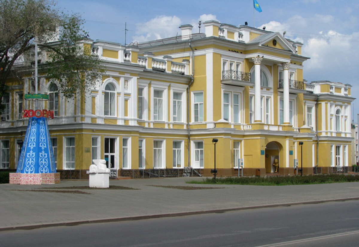 The old-timer building. Russian commerce and industry bank - e-history.kz