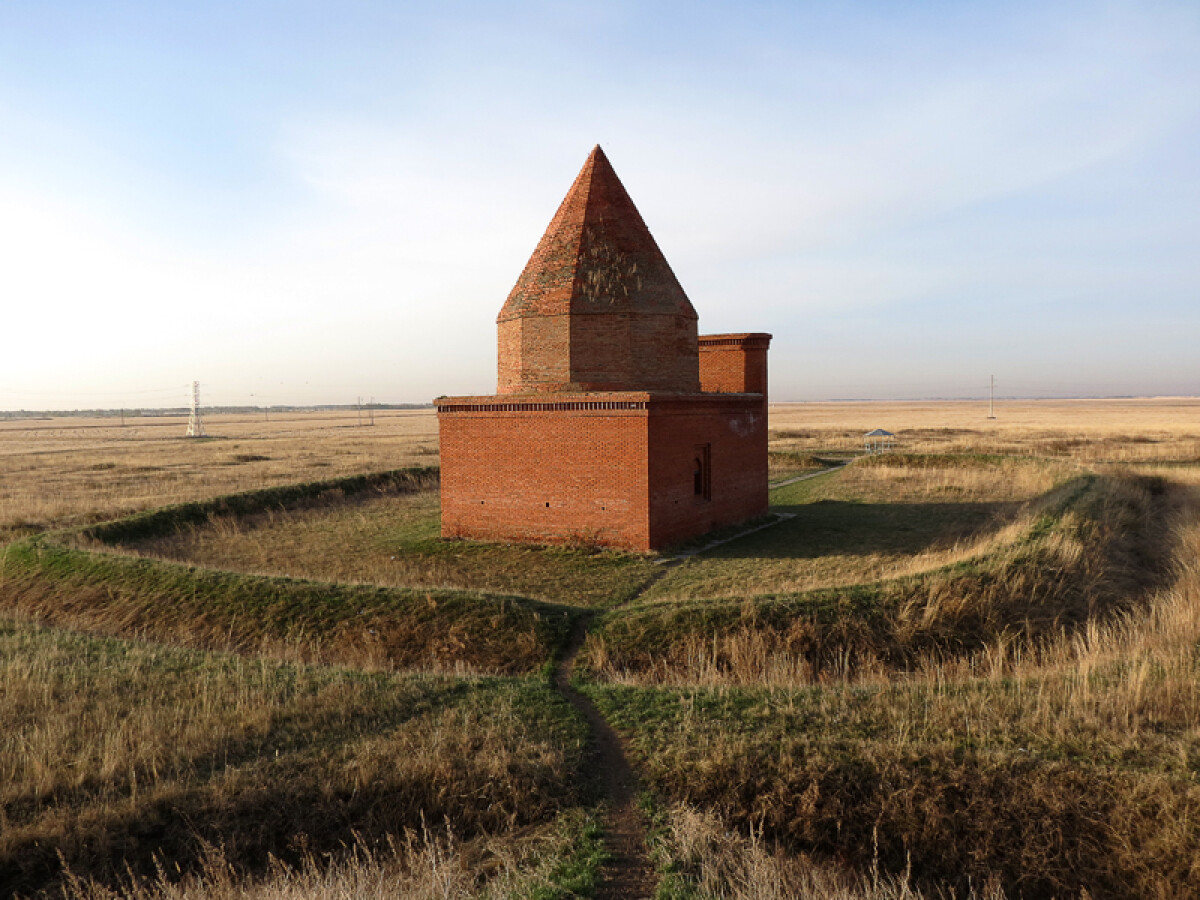 KAZAKH MAUSOLEUM IN RUSSIA - e-history.kz