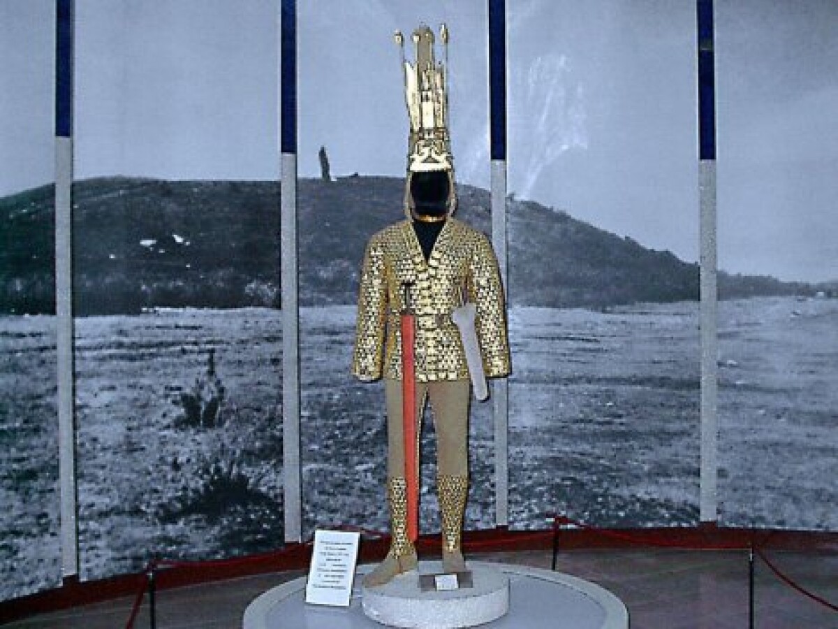 Altyn adam (Golden man) - e-history.kz