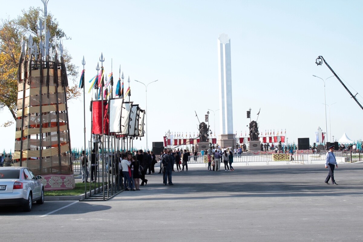 The Head of the state Nursultan Nazarbayev opened the monument dedicated to the 550th anniversary of the Kazakh khanate - e-history.kz