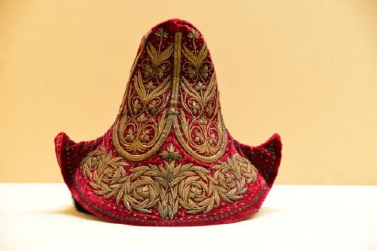 MURAK - KHAN'S HEADDRESS  - e-history.kz