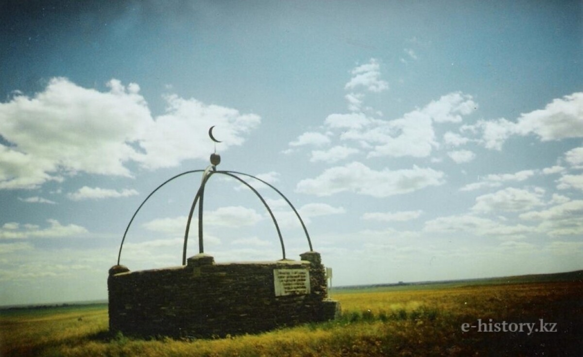 Есіл бойындағы ескі бейіт - e-history.kz