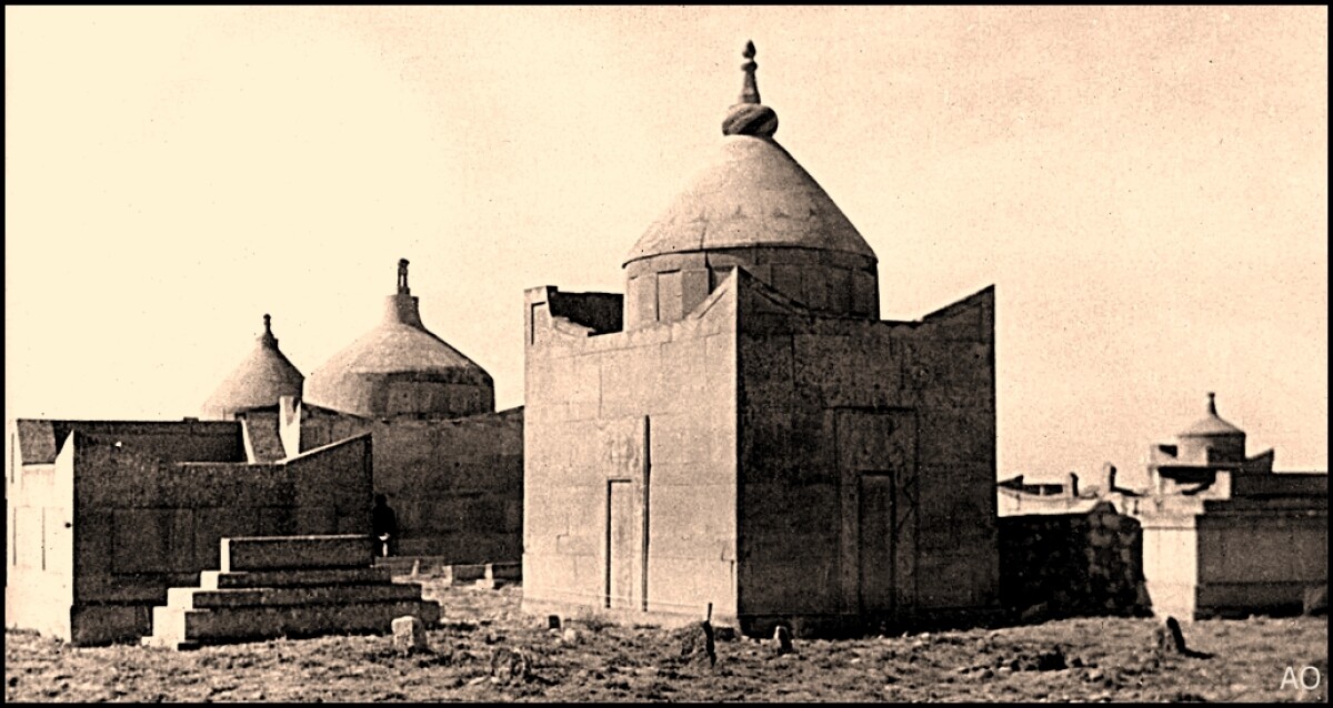 ARCHITECTURAL DECORATIONS OF MEMORIAL MONUMENTS OF KAMYSBAY - e-history.kz